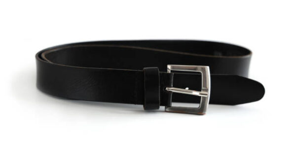 Stylish Leather Waist Belt – Modern Fashion Accessory